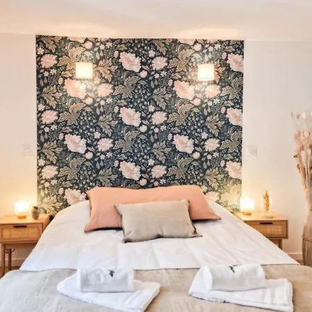 Appartement L'elegance Au Coeur De La Vieille 4 *