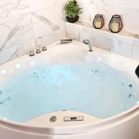 Appartement L'elegance Au Coeur De La Vieille 4 *